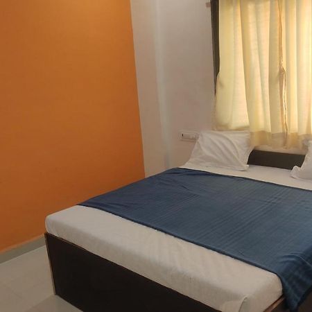 Hotel Sai Santosh Shirdi Eksteriør bilde